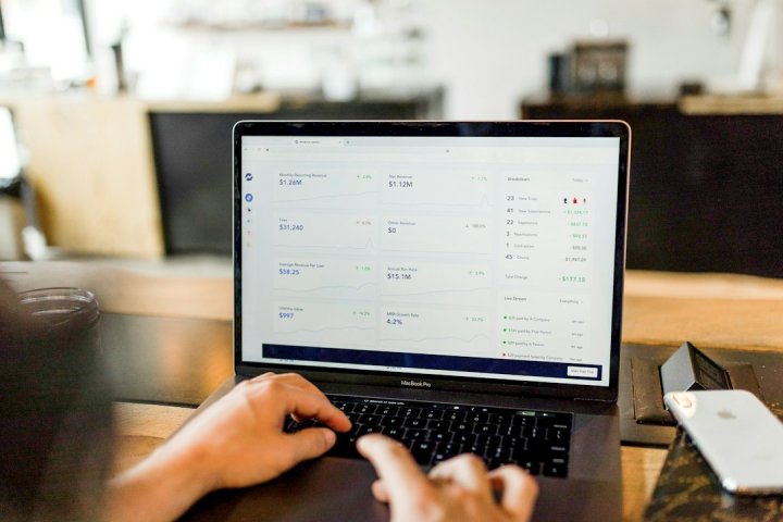راهنمای گامبهگام راهاندازی و استفاده از BrandBot